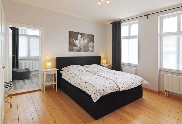 1. Schlafzimmer mit Doppelbett 1. Schlafzimmer mit Doppelbett