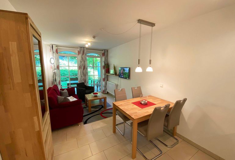 Esstisch für gemeinsames Essen Esstisch für gemeinsames Essen