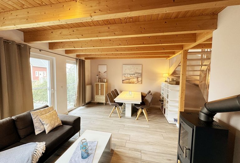 Ferienhaus Ilsebill - Wohnbereich mit Kamin Ferienhaus Ilsebill - Wohnbereich mit Kamin