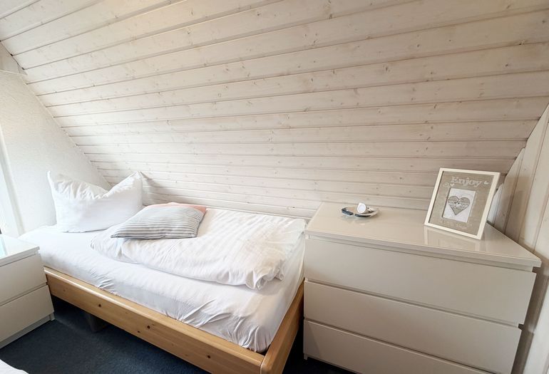 Finnhaus Nr. 05 - kleines Schlafzimmer mit 2 Einzelbetten Finnhaus Nr. 05 - kleines Schlafzimmer mit 2 Einzelbetten