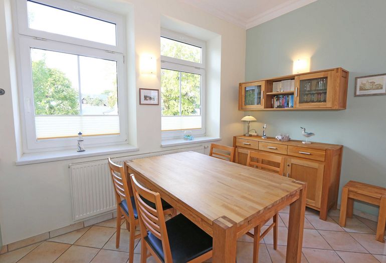 Esstisch für gemeinsames Essen Esstisch für gemeinsames Essen