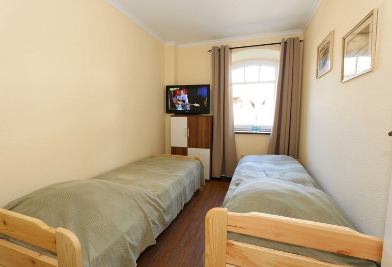 2. Schlafzimmer mit 2 Einzelbetten