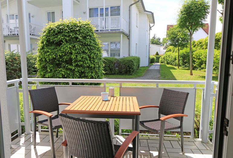 möblierter Balkon