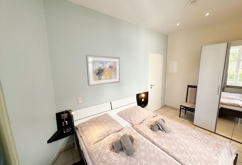 gefliestes Schlafzimmer